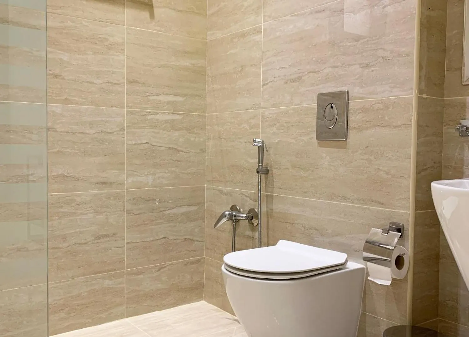 Kease Mughrizat C-6 Royal Touch Ax19 Apartment Riyadh